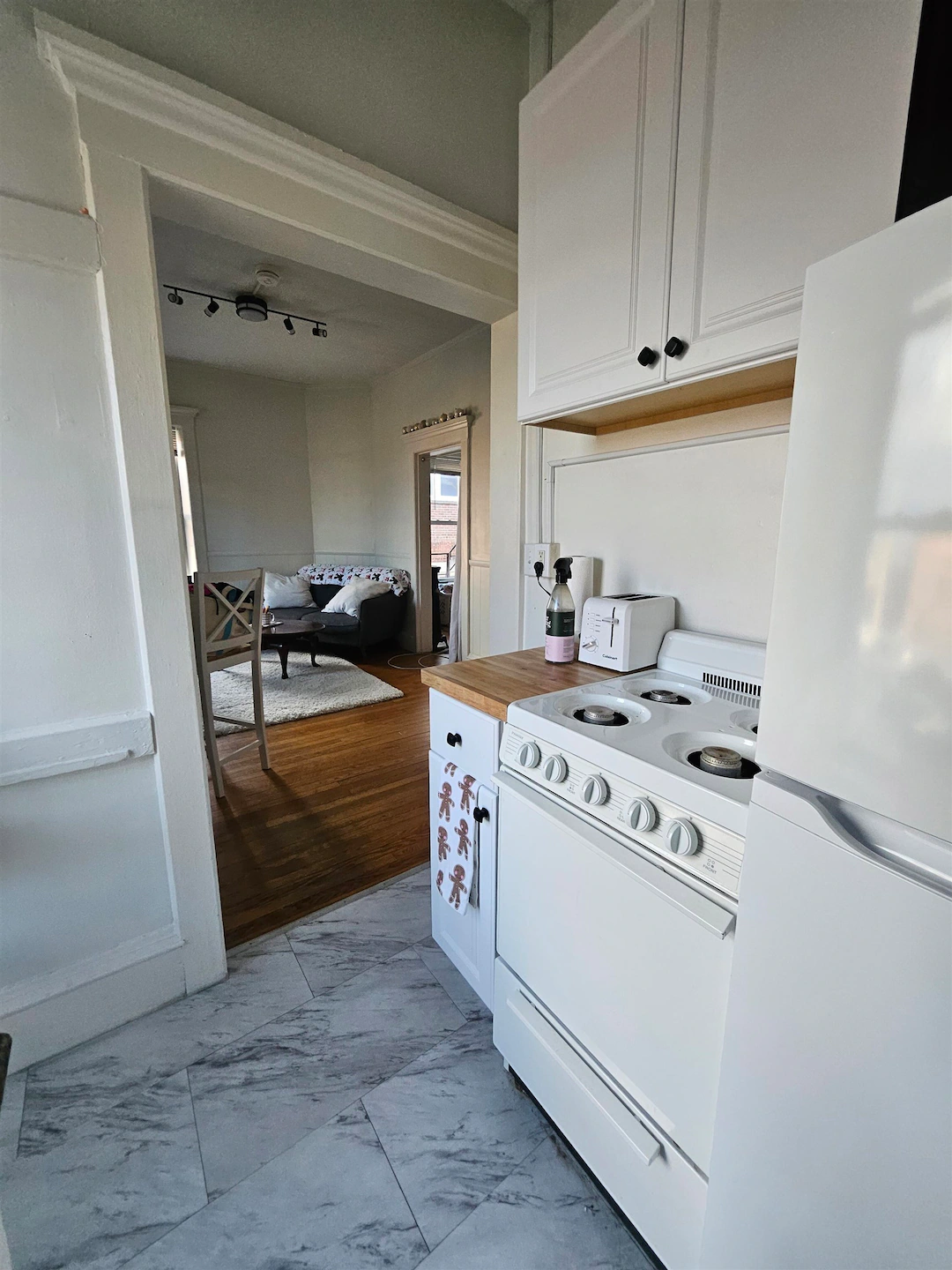 𝟕-𝟏𝟏 𝐂𝐨𝐮𝐫𝐭 𝐒𝐭 𝐊𝐞𝐞𝐧𝐞, 𝐍𝐇 𝟎𝟑𝟒𝟑𝟏